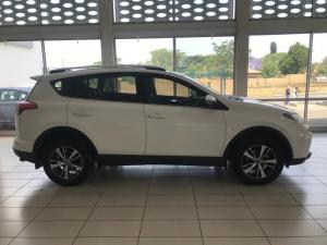 Toyota RAV4 2.0 GX - Image 3