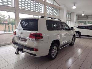 Toyota Land Cruiser 200 V8 4.5D VX-R automatic - Image 2