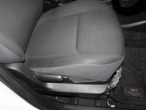 Toyota Urban Cruiser 1.5 Xi - Image 17