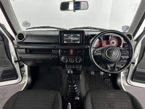 Suzuki Jimny 1.5 GLX - Image 16