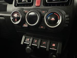 Suzuki Jimny 1.5 GLX - Image 8