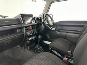 Suzuki Jimny 1.5 GLX - Image 9