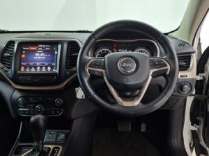 Jeep Cherokee 2.4L Longitude - Image 13