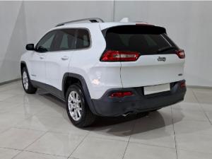 Jeep Cherokee 2.4L Longitude - Image 3