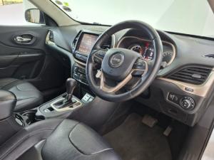 Jeep Cherokee 2.4L Longitude - Image 6