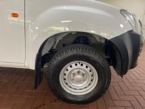 Isuzu D-Max Gen 6 250 single cab Fleetside safety - Image 8