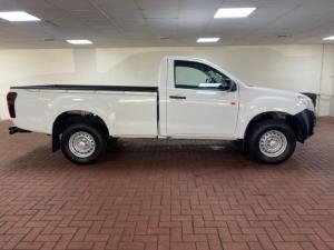 Isuzu D-Max Gen 6 250 single cab Fleetside safety - Image 9