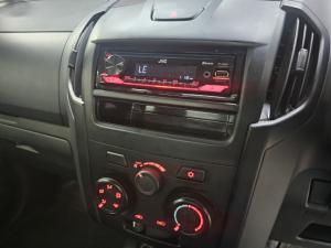 Isuzu D-Max Gen 6 250 single cab Fleetside safety - Image 6