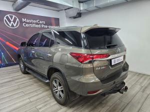 Toyota Fortuner 2.4GD-6 manual - Image 3