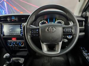 Toyota Fortuner 2.4GD-6 manual - Image 6
