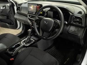 Mahindra XUV 3XO 1.2T AX5 manual - Image 16