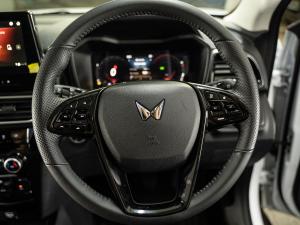 Mahindra XUV 3XO 1.2T AX5 manual - Image 20