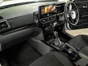Mahindra XUV 3XO 1.2T AX5 manual - Image 24
