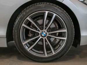BMW 1 Series 118i 5-door auto - Image 19