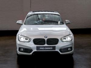 BMW 1 Series 118i 5-door auto - Image 3