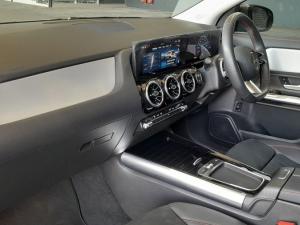 Mercedes-Benz GLA GLA200d Progressive - Image 12