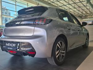 Peugeot 208 1.2T Allure manual - Image 8