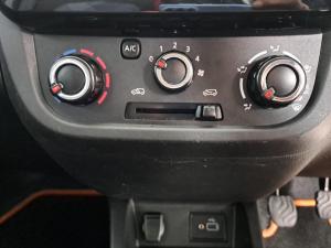 Renault Kwid 1.0 Techno manual - Image 13