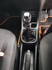 Renault Kwid 1.0 Techno manual - Image 17