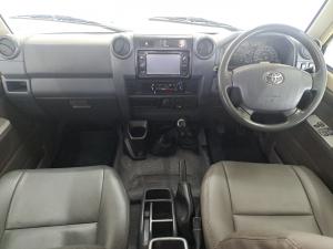 Toyota Land Cruiser 79 4.5D-4D LX V8 single cab - Image 6