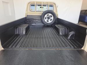 Toyota Land Cruiser 79 4.5D-4D LX V8 single cab - Image 8