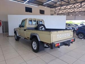 Toyota Land Cruiser 79 4.5D-4D LX V8 single cab - Image 11
