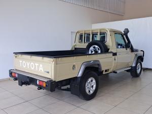 Toyota Land Cruiser 79 4.5D-4D LX V8 single cab - Image 2