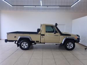 Toyota Land Cruiser 79 4.5D-4D LX V8 single cab - Image 3