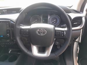 Toyota Hilux 2.8GD-6 48V double cab Raider - Image 8