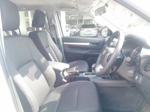 Toyota Hilux 2.8GD-6 48V double cab Raider - Image 15