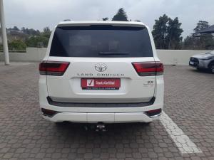 Toyota Land Cruiser 300 3.5T ZX - Image 5