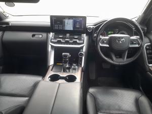 Toyota Land Cruiser 300 3.5T ZX - Image 6