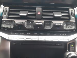 Toyota Land Cruiser 300 3.5T ZX - Image 16