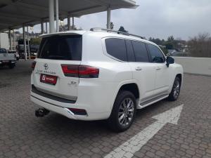 Toyota Land Cruiser 300 3.5T ZX - Image 2