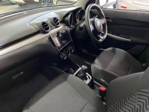 Suzuki Swift 1.2 GLX AMT - Image 7