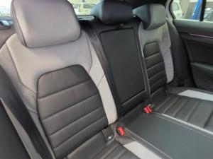 Volkswagen Golf 1.4 TSI R-LINE + Tiptronic - Image 16