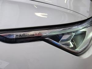 Volkswagen Golf 1.4 TSI R-LINE + Tiptronic - Image 18