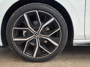 Volkswagen Golf 1.4 TSI R-LINE + Tiptronic - Image 23
