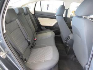 Volkswagen Polo 1.6 Life - Image 8