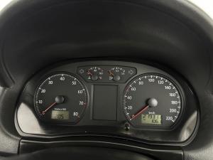 Volkswagen Polo 1.6 Trendline - Image 11