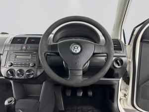 Volkswagen Polo 1.6 Trendline - Image 12