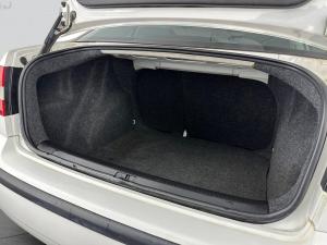 Volkswagen Polo 1.6 Trendline - Image 18