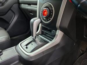 Isuzu KB 300D-Teq double cab LX auto - Image 11