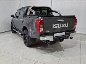Isuzu KB 300D-Teq double cab LX auto - Image 3