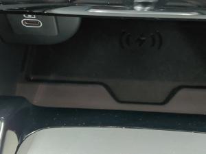 Land Rover Discovery Sport D200 R-Dynamic SE - Image 10