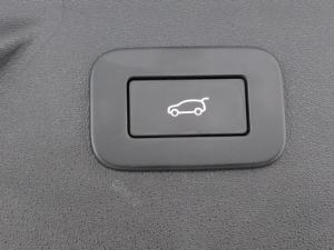 Land Rover Discovery Sport D200 R-Dynamic SE - Image 14