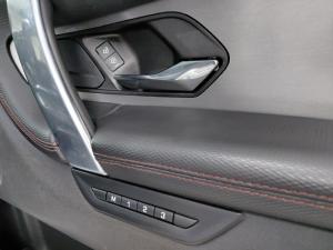 Land Rover Discovery Sport D200 R-Dynamic SE - Image 17