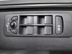 Land Rover Discovery Sport D200 R-Dynamic SE - Image 18