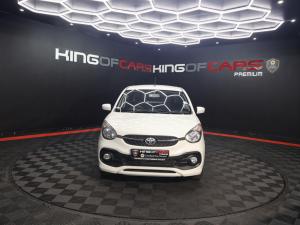 Toyota Vitz 1.0 XR manual - Image 2