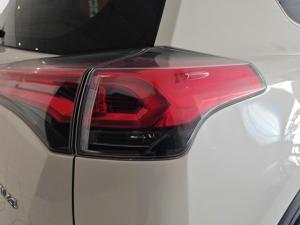 Toyota RAV4 2.0 GX auto - Image 11